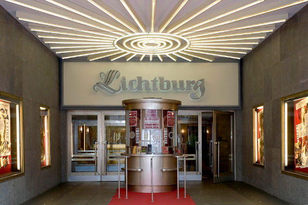 Eingang zur Lichtburg in Essen, größtes Kino Deutschlands (@ picture alliance / imageBROKER | KFS)