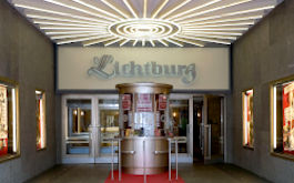 Eingang zur Lichtburg in Essen, größtes Kino Deutschlands (@ picture alliance / imageBROKER | KFS)