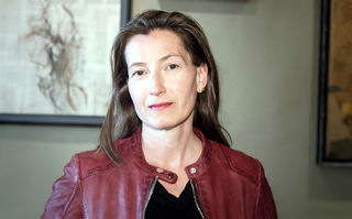 Porträt der Journalistin und Schriftstellerin Sonja M. Schultz (© Maurus Knowles)