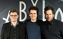 Die Regisseure von Babylon Berlin (von links nach rechts): Henk Handloegten, Tom Tykwer und Achim von Borries (© dpa)