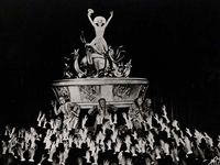Metropolis, Szene Saal des Tanzes: Die falsche Maria (Brigitte Helm) auf dem siebenköpfigen Tier
