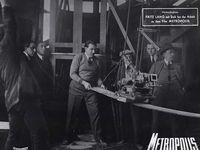 Metropolis, Regisseur Fritz Lang (l.) bei der Vorbereitung einer Einstellung (Foto: Murnau Stiftung)