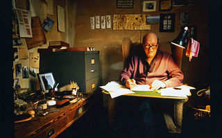 Roald Dahl bei der Arbeit in seiner Schreibhütte, Foto: Foto: Jan Baldwin, mit freundlicher Genehmigung von The Roald Dahl Museum and Story Centre