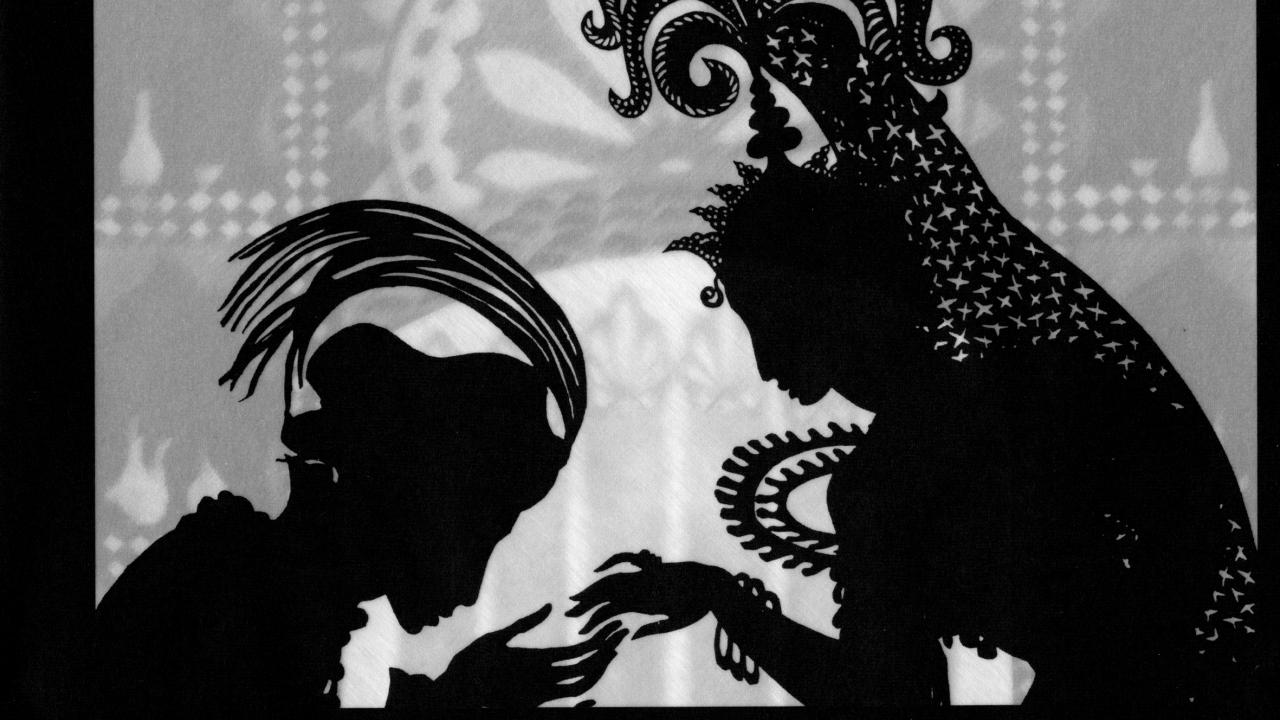 Filmstill aus dem Trickfilm DIE ABENTEUER DES PRINZEN ACHMED: Eine männliche Figur verbeugt sich und hält die Hand einer Frau. Beide Figuren sind als Silhouetten zu sehen und tragen Federn und Schmuck. 