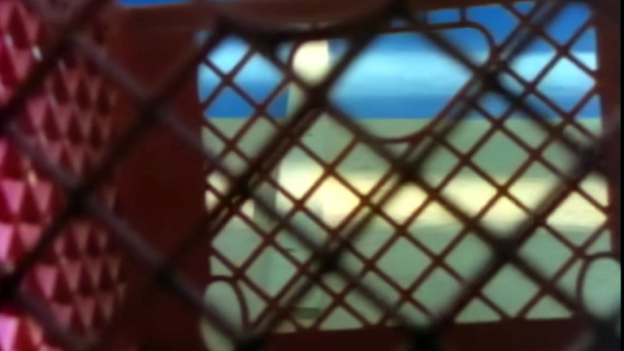 Screenshots aus dem Musikvideo BLUE MONDAY 88 von New Order