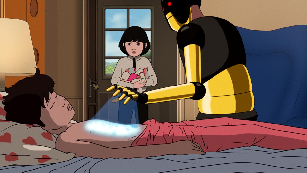 Still aus dem Animationsfilm ARCO: Ein schlafender Junge liegt in einem Bett. Auf der Bettkante sitzt ein Roboter, der die Hand über seine Brust hält und diese anstrahlt. Im Hintegrund des Zimmers steht ein Mädchen und schaut zu.