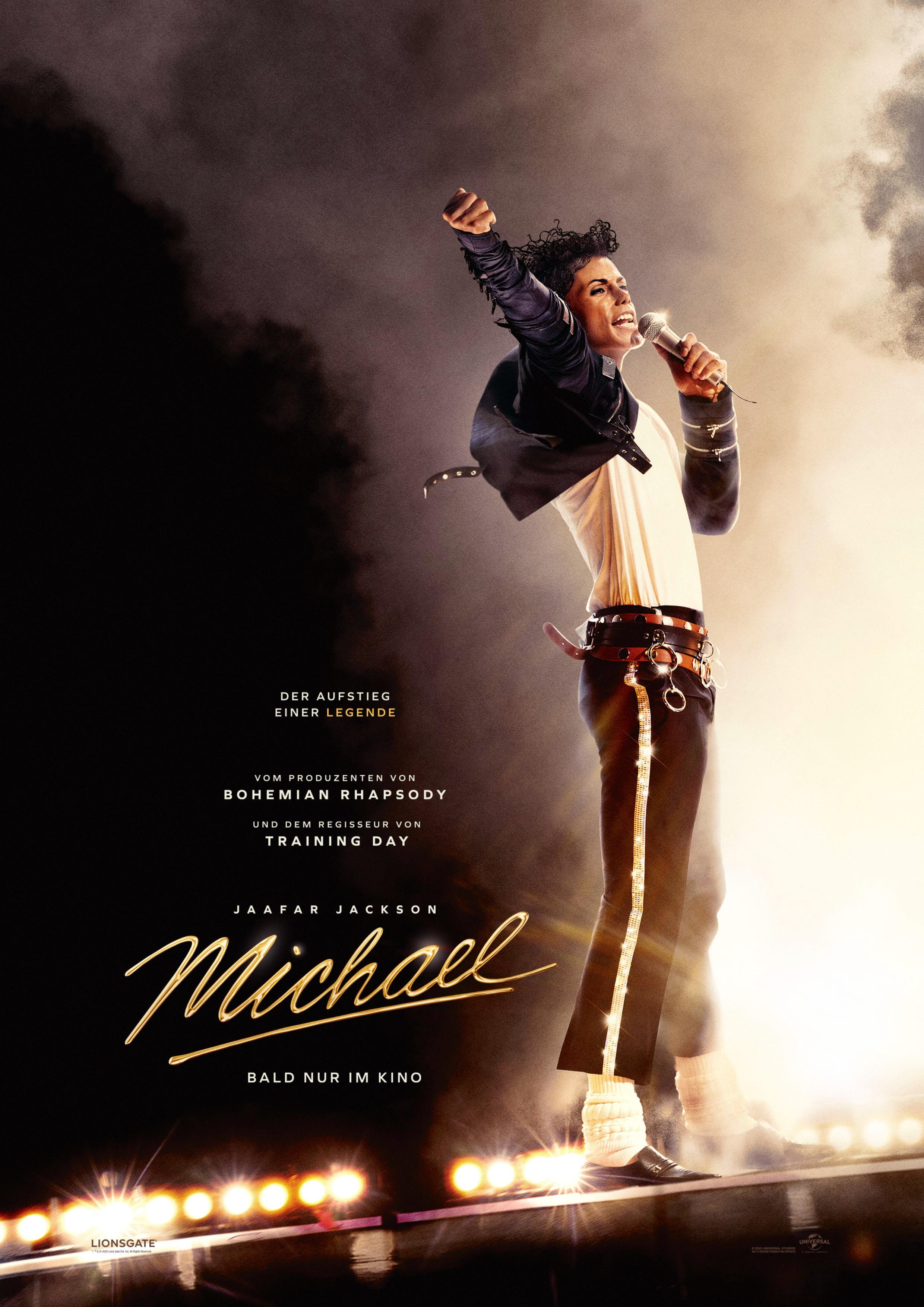 Filmplakat zum Biopic MICHAEL: Ein Sänger, der wie Michael Jackson aussieht, steht singend auf einer Bühne.