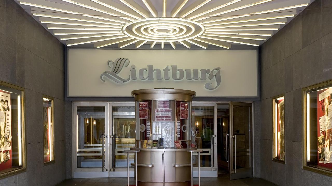 Eingang zur Lichtburg in Essen, größtes Kino Deutschlands 